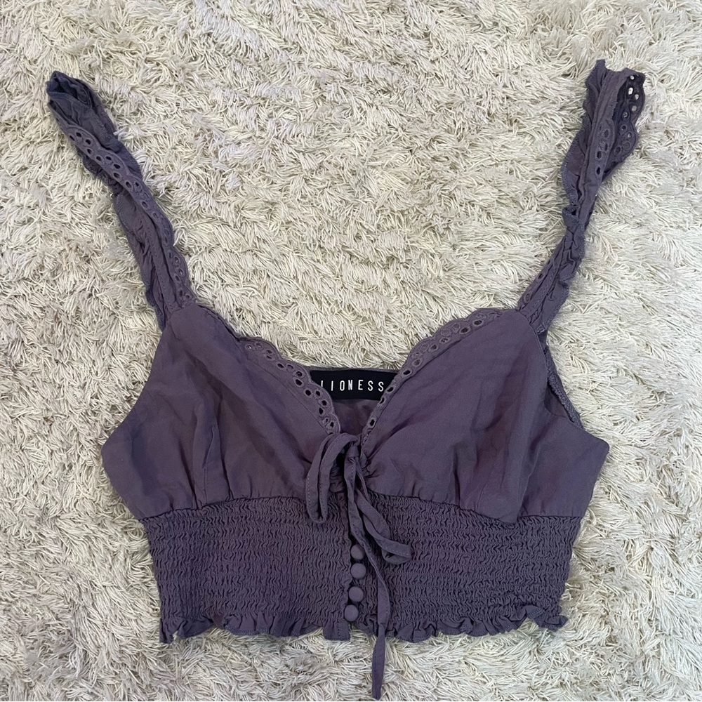 lioness top